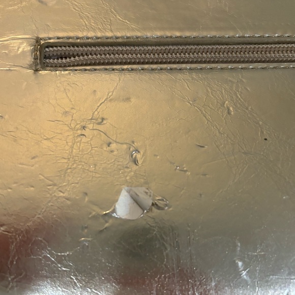 AUTHENTIC 
Gold Nichole lee crossbody purse - Picture 8 of 9